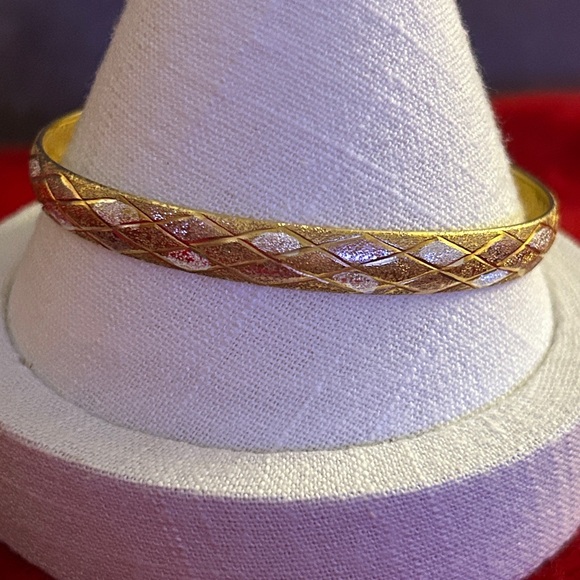 Tri color gold diamond cut bangle bracelet